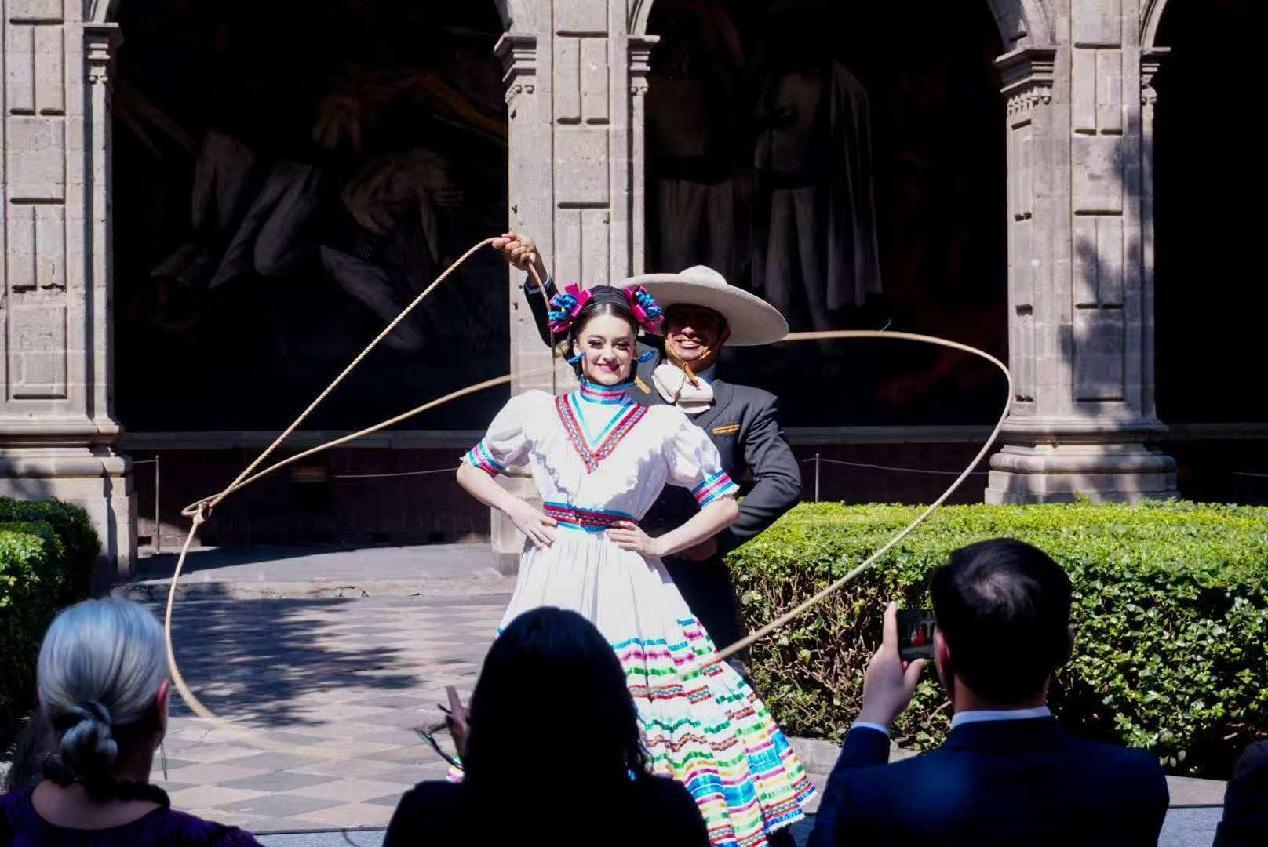 墨西哥民族舞蹈1 2.13